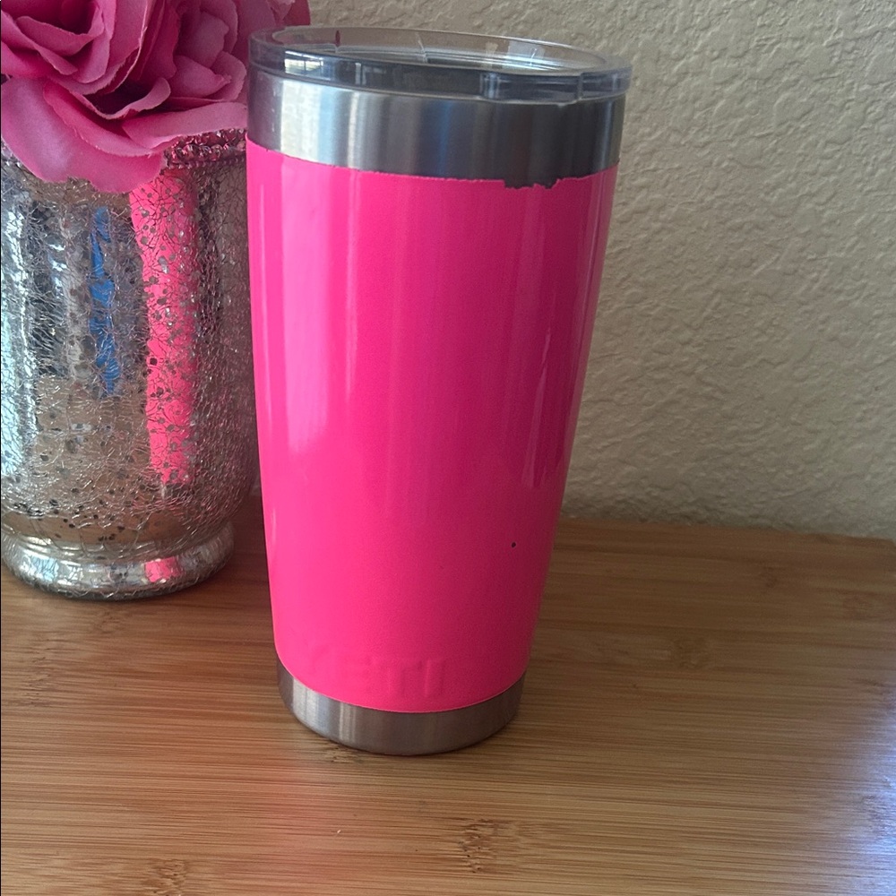 YETI Pink Travel Mug with Transparent Lid 20 ounces - Picture 1 of 6